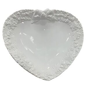 Heart plate with bow